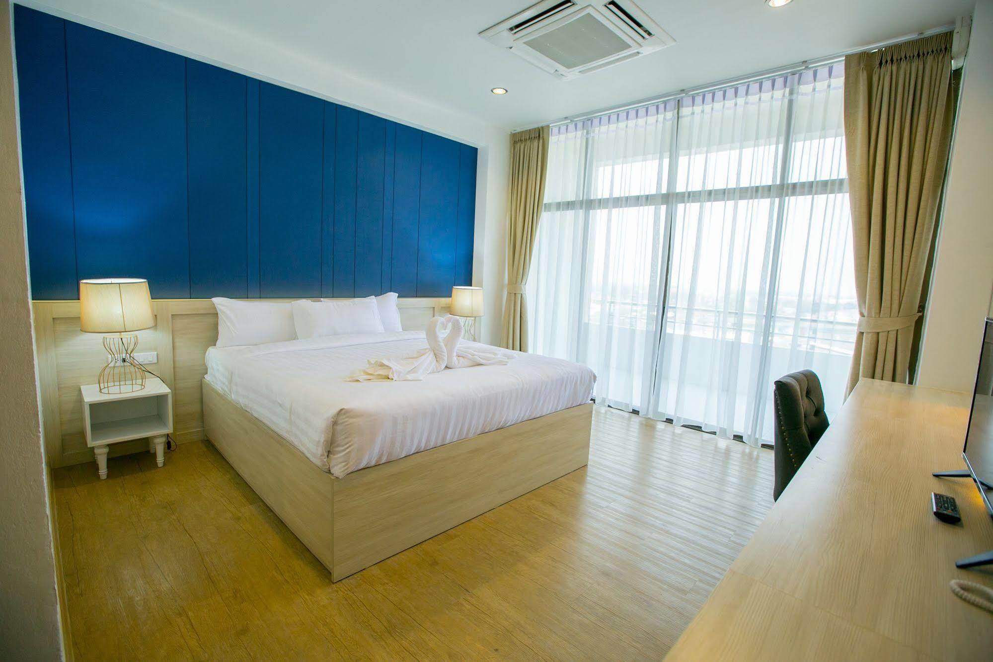 Phrae Nakara Hotel Екстер'єр фото