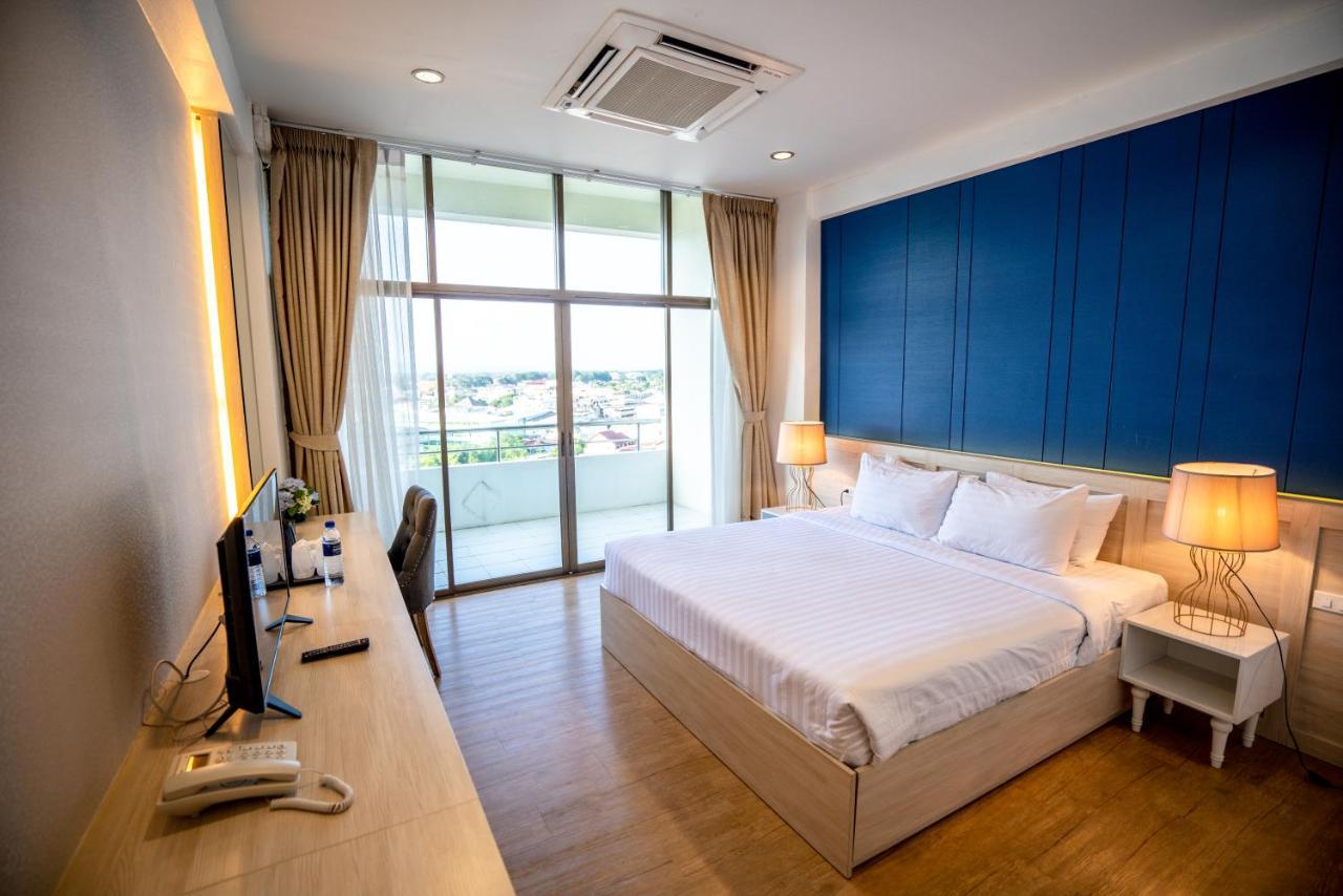 Phrae Nakara Hotel Екстер'єр фото